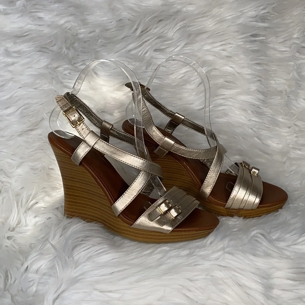 Banana Republic New without Tags Gold Buckle Strappy Wedge Heels